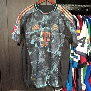 Thomas Müller Bayern Munich adidas 2024/25 Away Authentic Player Jersey - Black